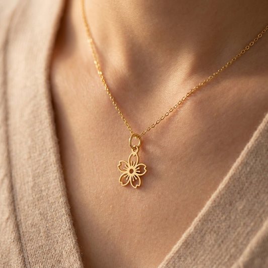 Opengewerkte bloem charm