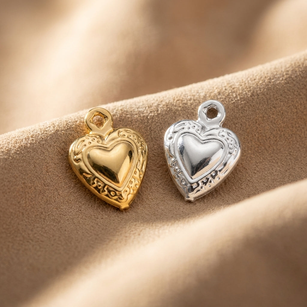Bewerkt hart charm