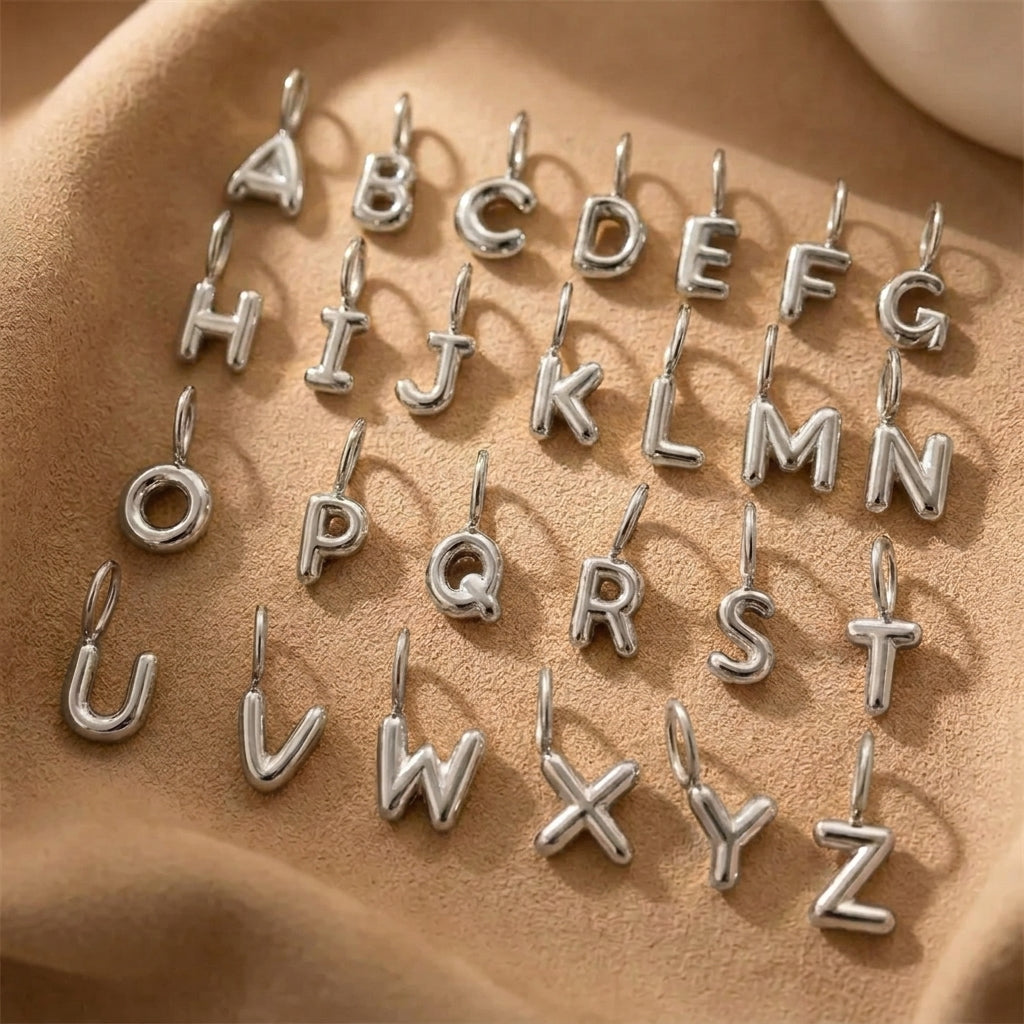 Bubbel letter charm